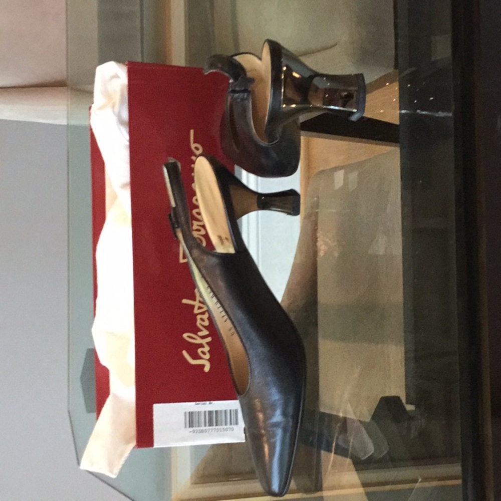 Black dress shoe